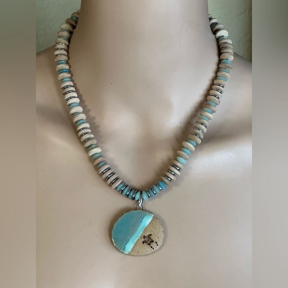 20 inch Ceramic and Wood bead necklace NWOT - Picture 8 of 15